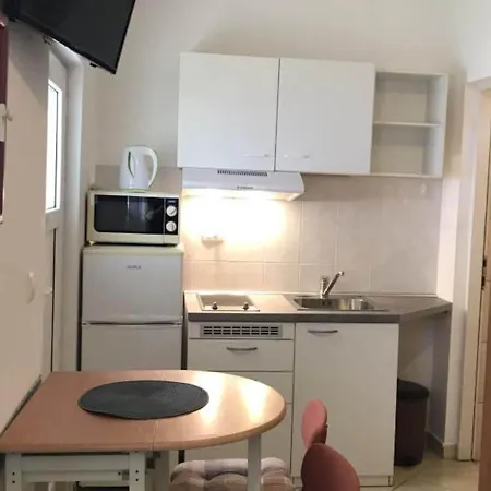 Stefanija - With Garden View דירה *