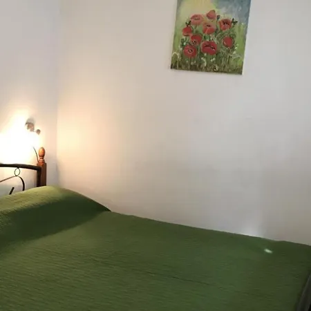 דירה Stefanija - With Garden View